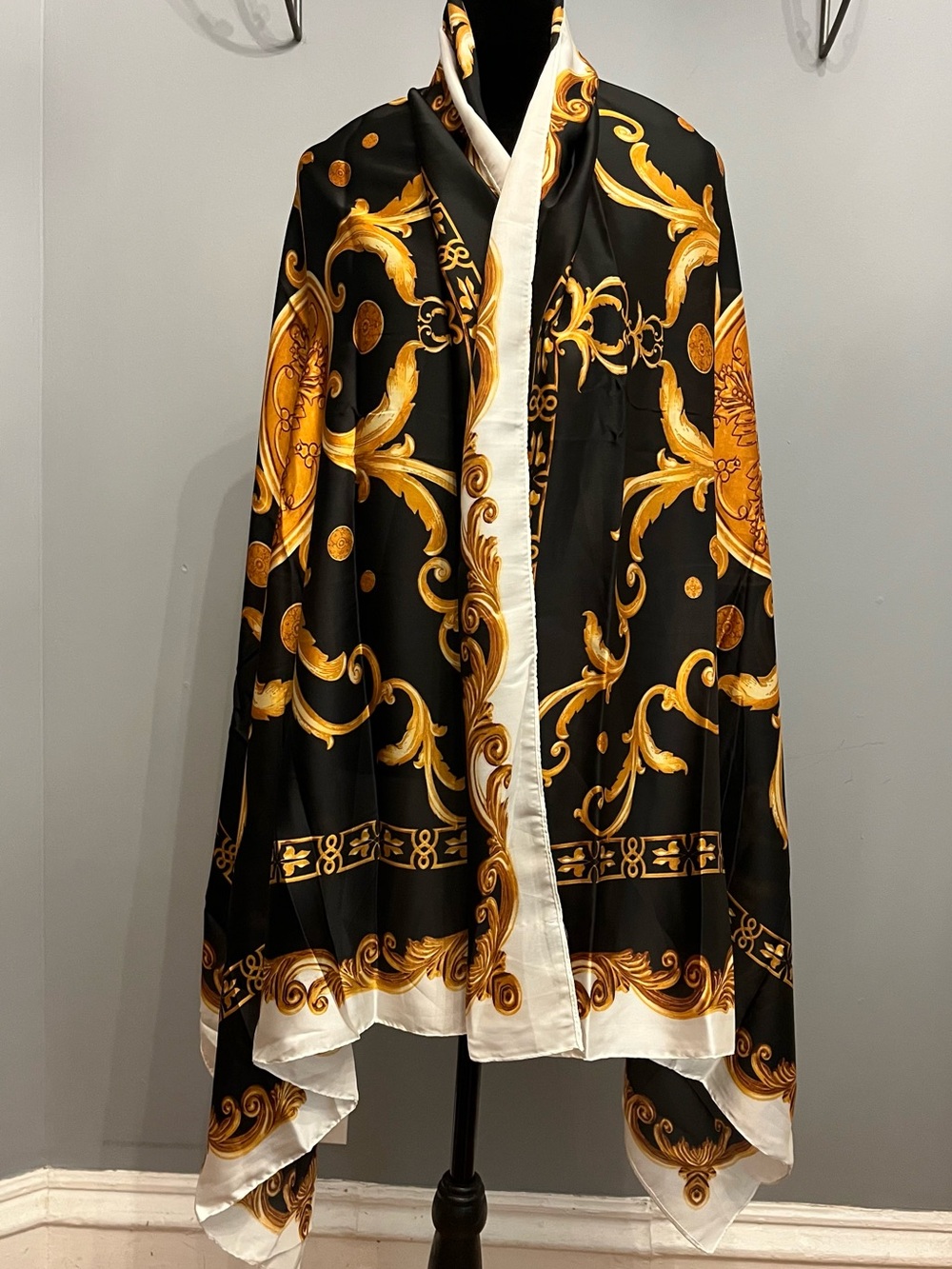 Louis Laurent Sensation Soie Scarf